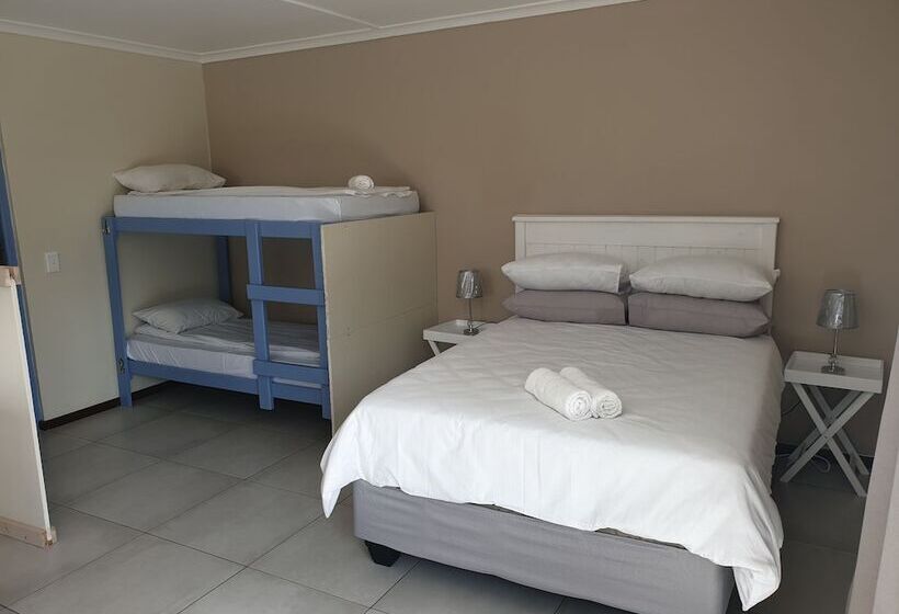 فندق صغير Amakaya Backpackers Travelers Accommodation