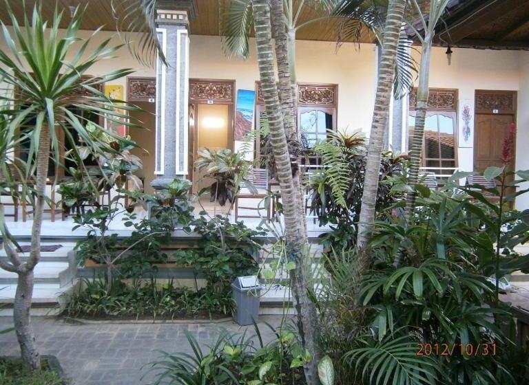تختخواب و صبحانه Adus Beach Inn