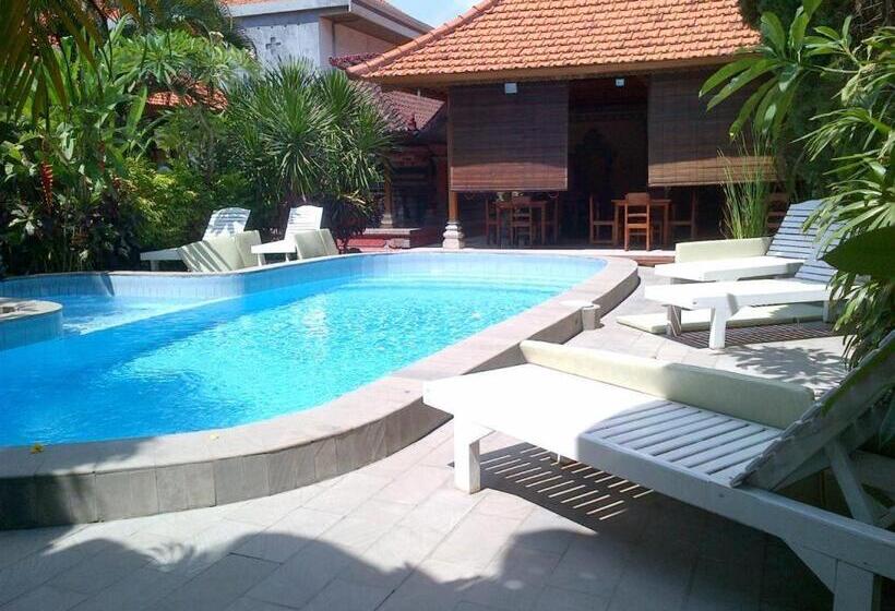 تختخواب و صبحانه Adus Beach Inn