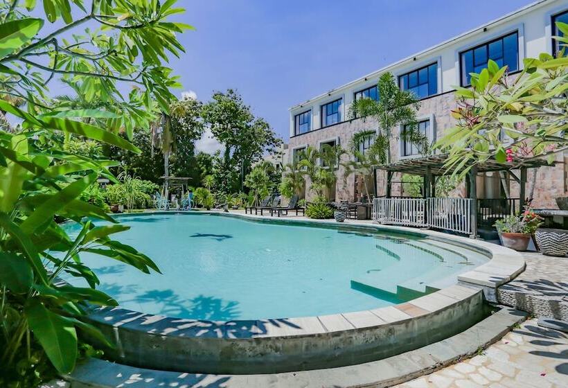 Kampi Hotel Legian