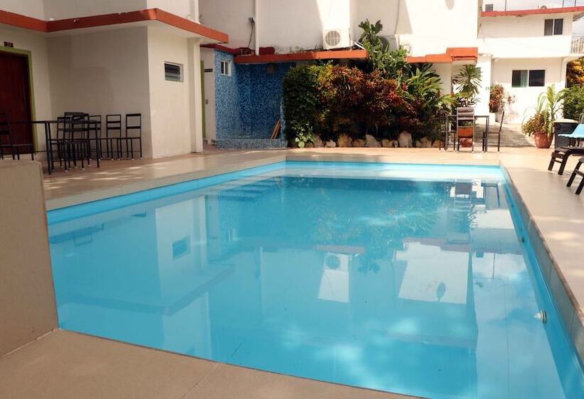 Hotel La Quinta Santa Elena