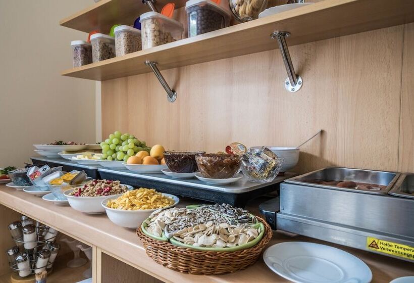 هتل Penzion Jasmín