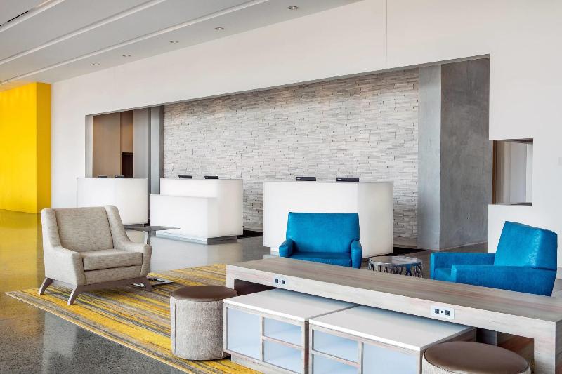 Отель Springhill Suites By Marriott San Diego Downtown/bayfront