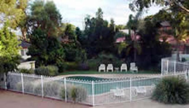 فندق على الطريق Lake Haven Motor Inn