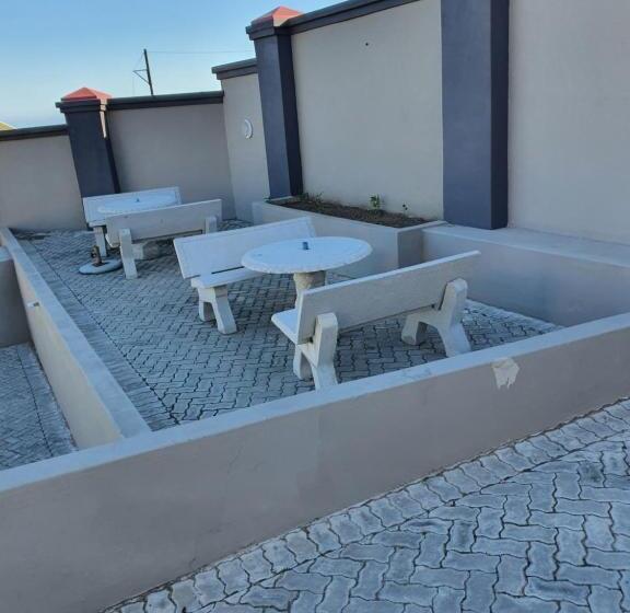 پانسیون Sunnyridge Lodge