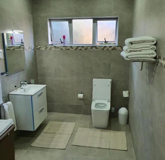 پانسیون Sunnyridge Lodge