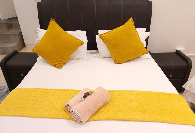 پانسیون Sunnyridge Lodge