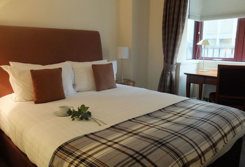 Basil Street Apartments