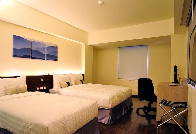 هتل Audi Garden Business