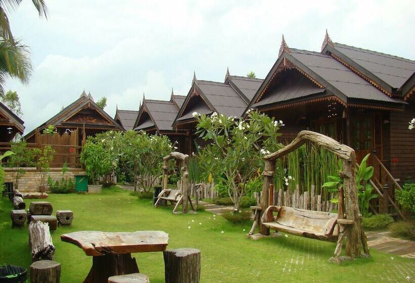فندق Baan Baitan Resort