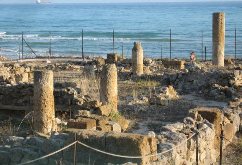 هتل Costa Del Sol