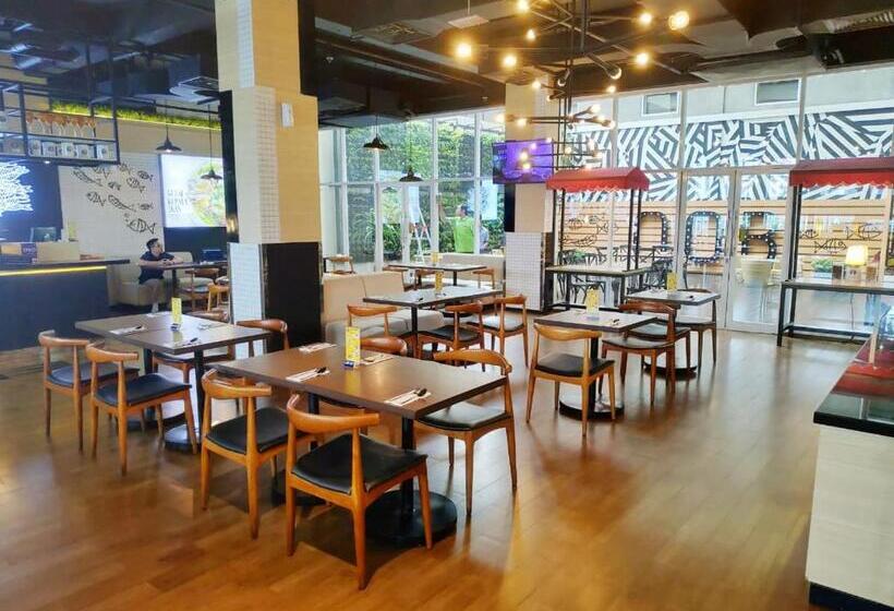 Maxonehotels At Tidar Surabaya