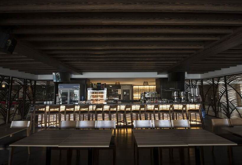 فندق Newtown Plaza