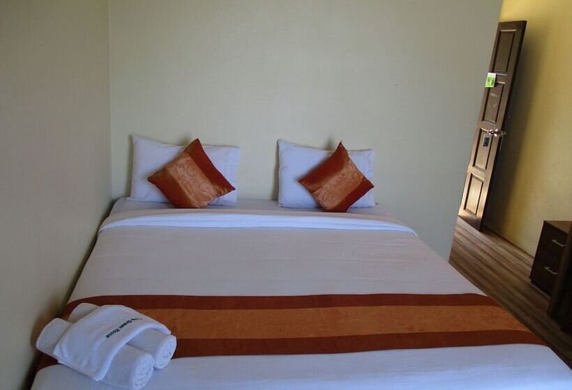 هتل Phi Phi Green House & Sunsky Hostel