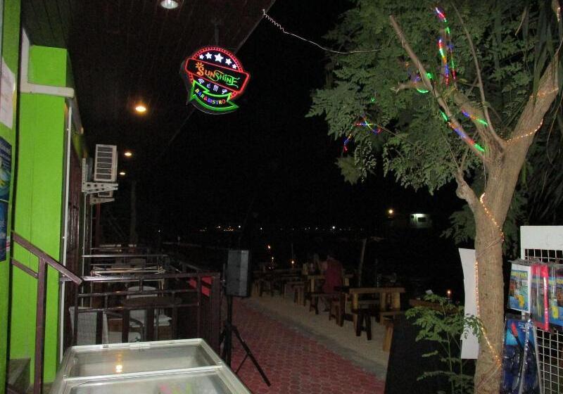 هتل Phi Phi Green House & Sunsky Hostel
