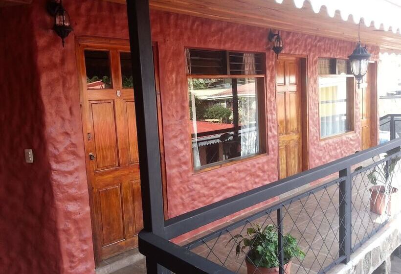 هتل Forest Dreams Manakin