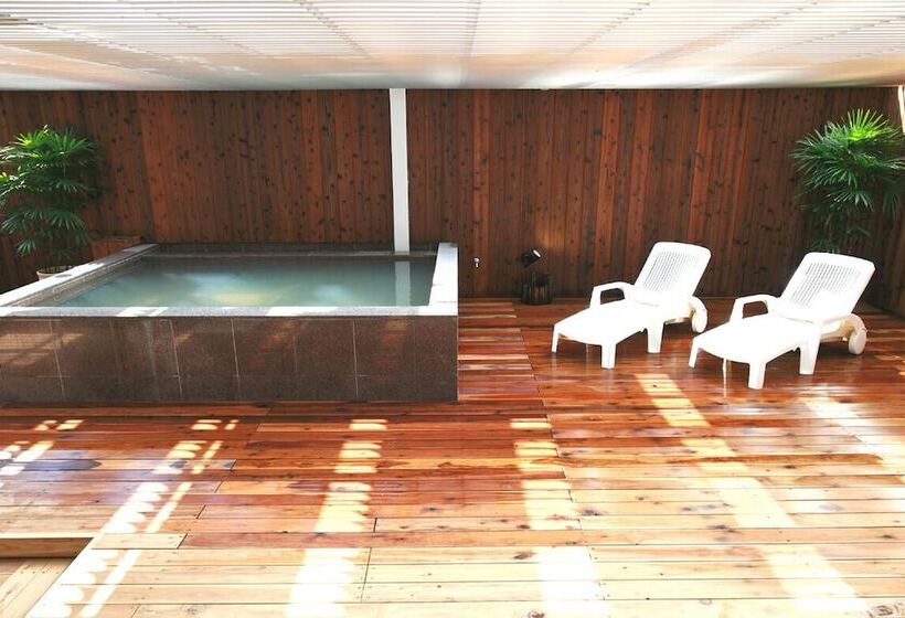 هتل Kobe Kua House