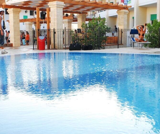 فندق Cala Saracena Resort