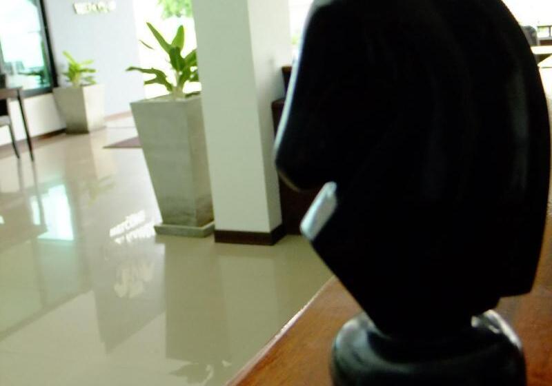 هتل Chada Veranda