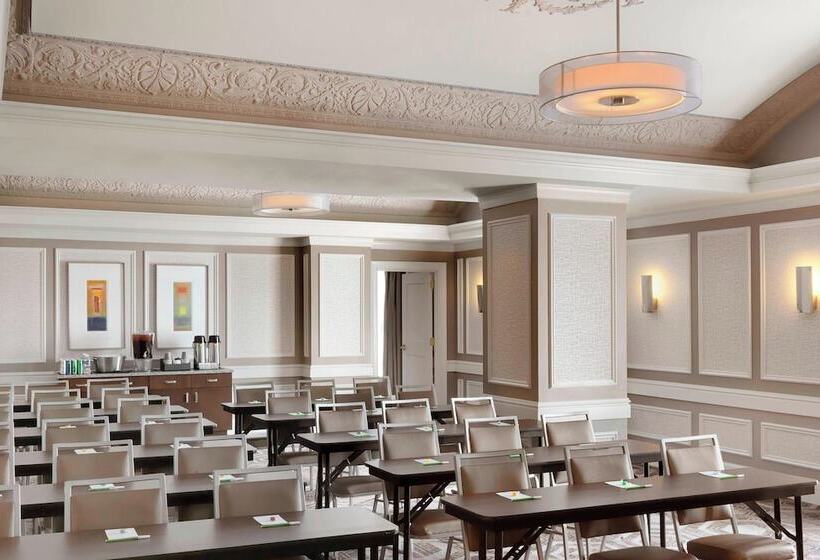 هتل Courtyard St. Louis Downtown/convention Center