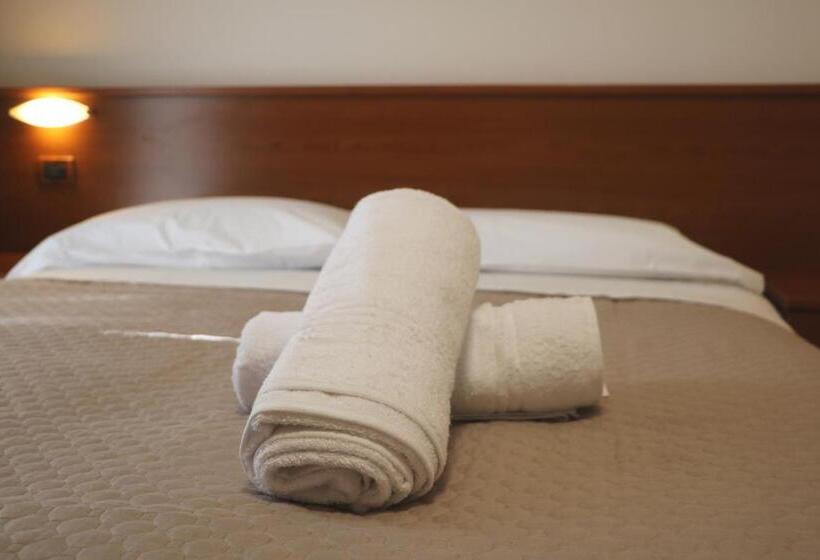 هتل Lora Rda Luxury