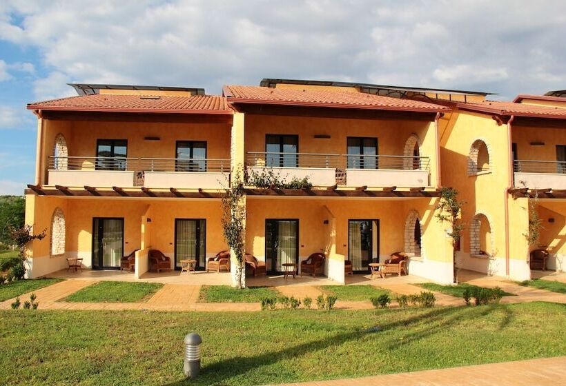 فندق Relais Capo Spulico   Beach & Spa