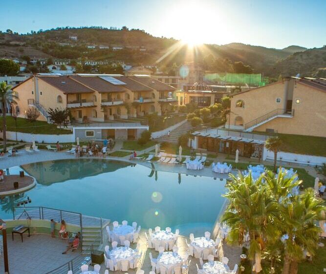 فندق Relais Capo Spulico   Beach & Spa