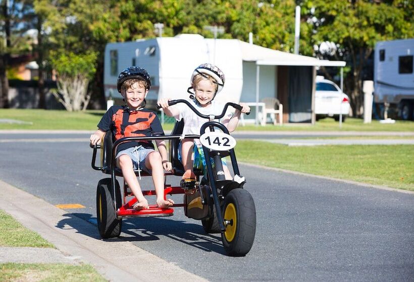 Отель Tallebudgera Creek Tourist Park
