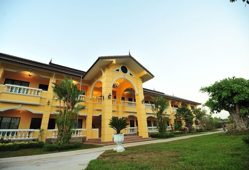 Park & Pool Resort