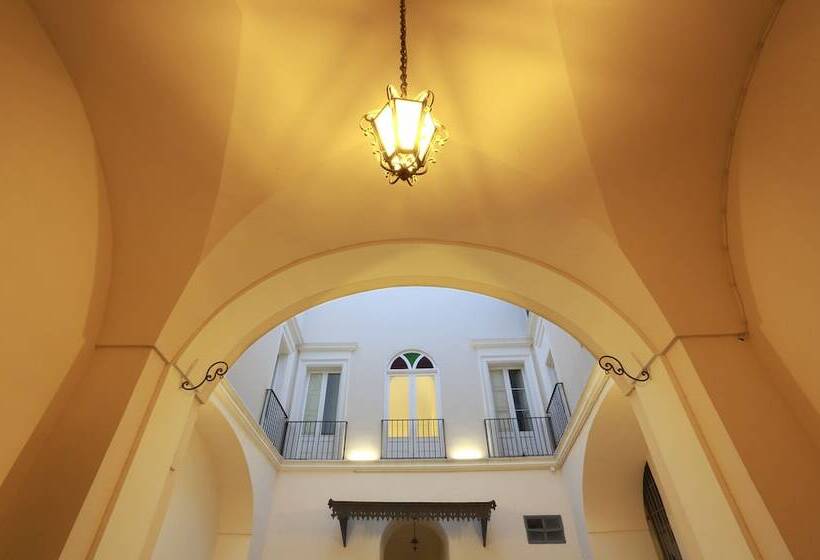 پانسیون Personè Palace