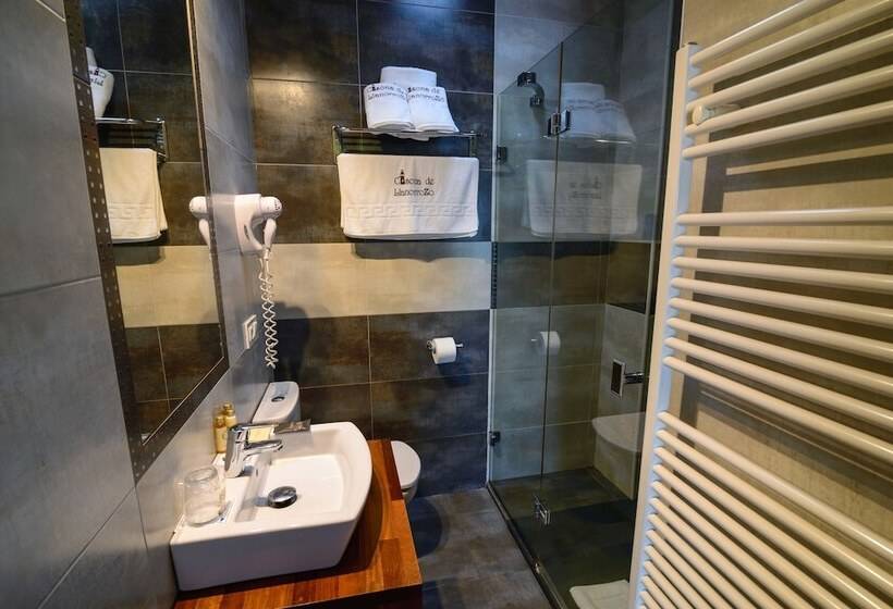 Casona De Llanorrozo Apartamentos Rurales