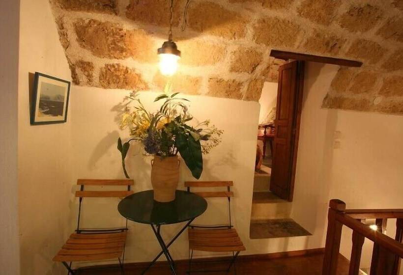 Dorovinis Monemvasia Castlehouses