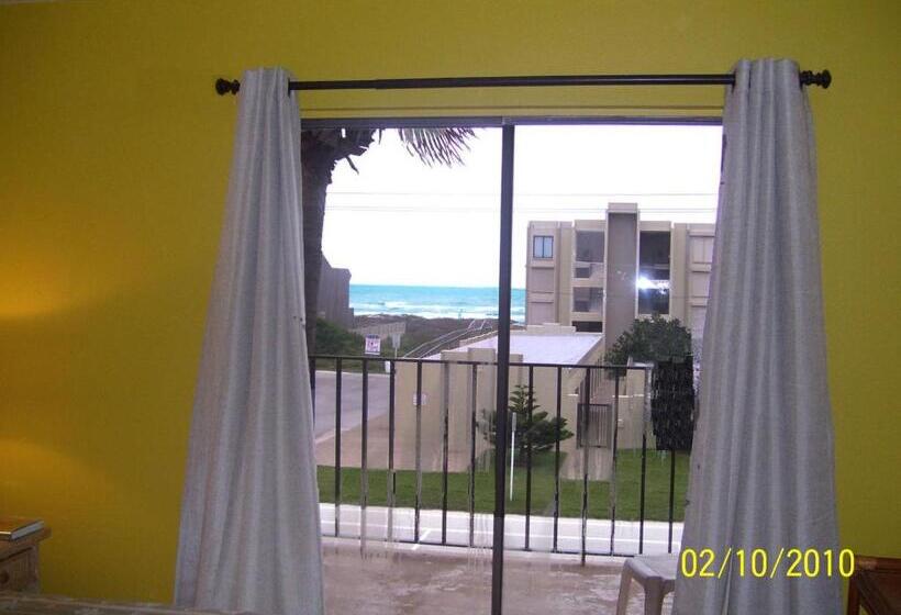 Отель Beachview