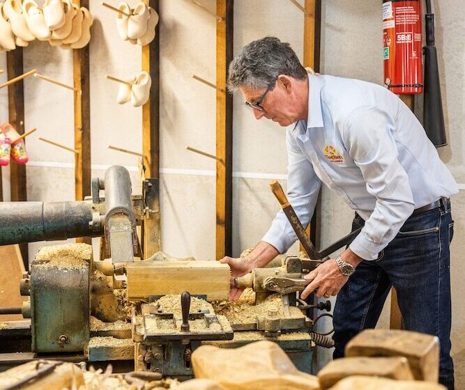 هتل Clog Barn Caravan Park