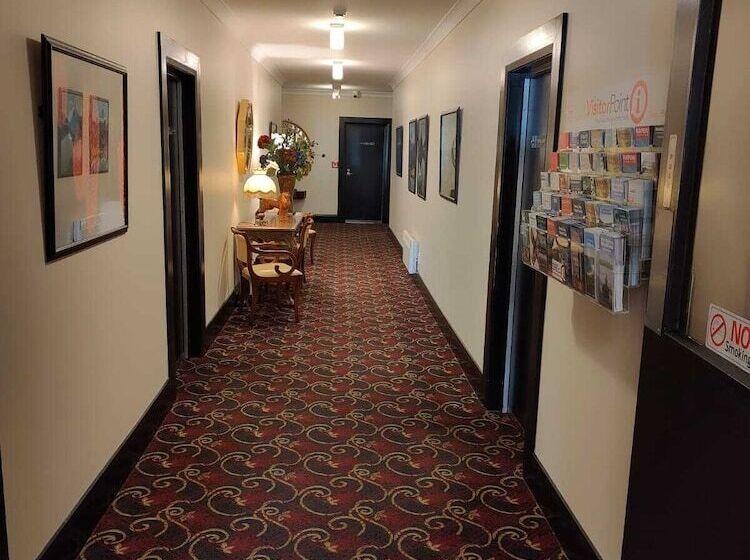 בית מלון כפרי Gateway Motor Inn