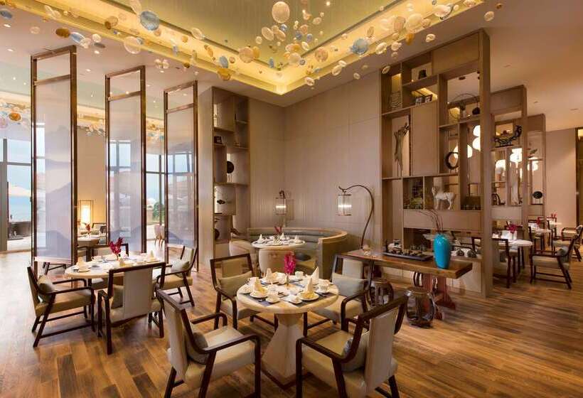 هتل Hilton Yuxi Fuxian Lake