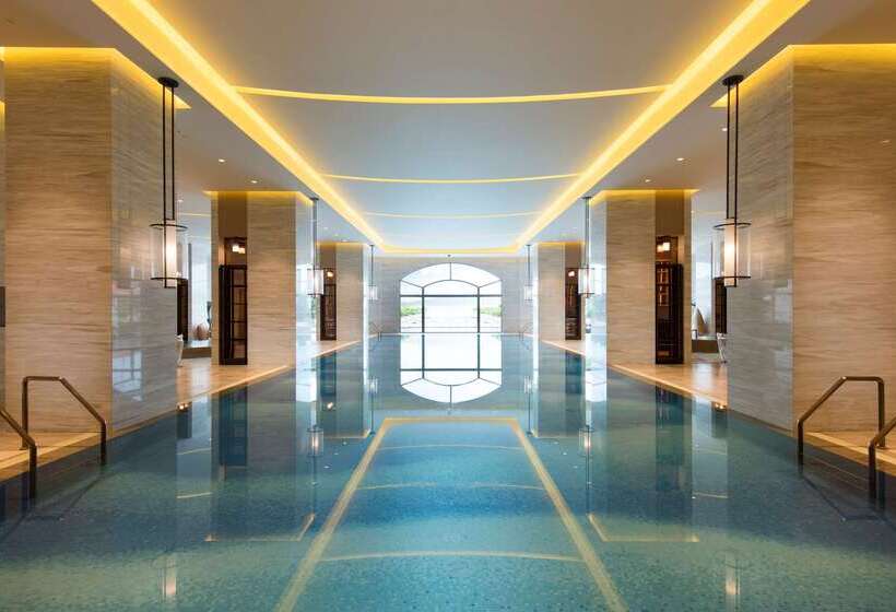 هتل Hilton Yuxi Fuxian Lake