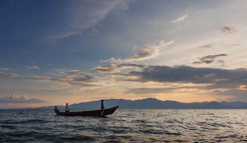 هتل Hilton Yuxi Fuxian Lake