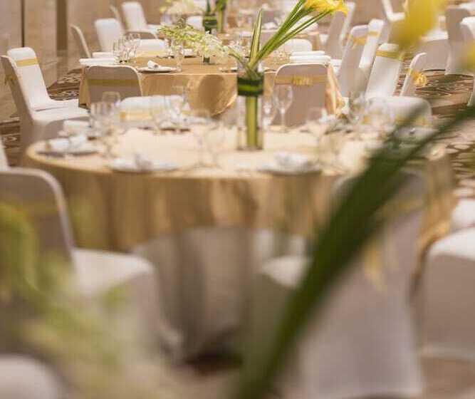 هتل Hilton Yuxi Fuxian Lake