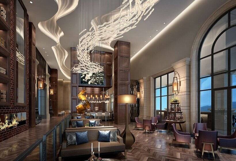 هتل Hilton Yuxi Fuxian Lake