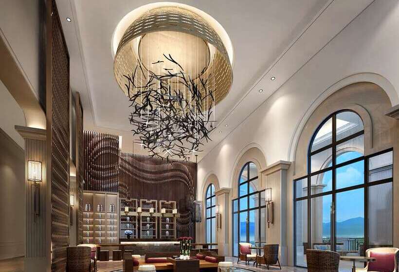 هتل Hilton Yuxi Fuxian Lake