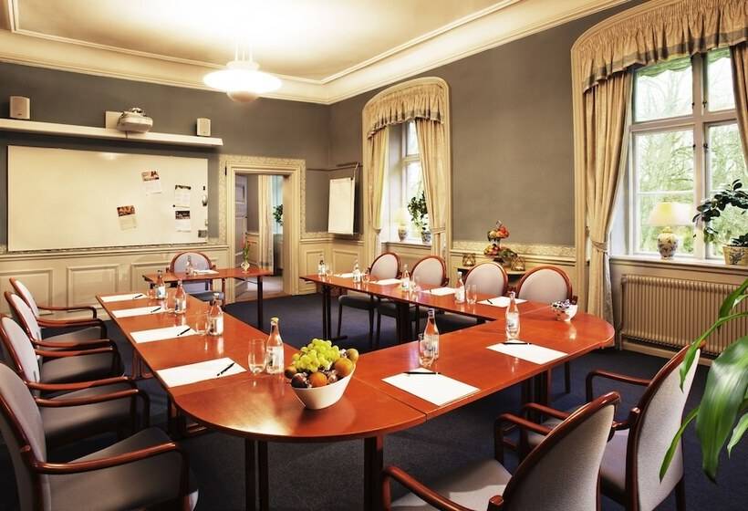 هتل åkeshofs Slott