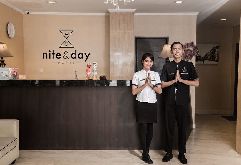 בית מלון כפרי Nite And Day Jakarta Roxy