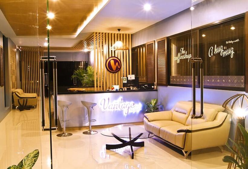 هتل Vantage Resort