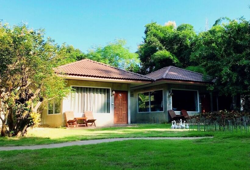 هتل Villa De Bua Resort Nan