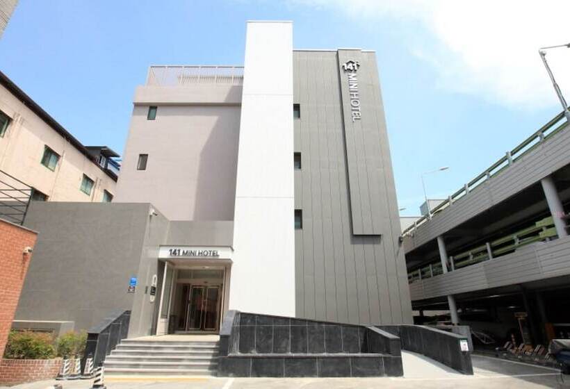 فندق على الطريق Mini Hotel 141
