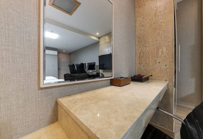 Suwon Hotel Pacific 37