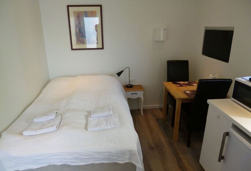 تختخواب و صبحانه Engholmbb