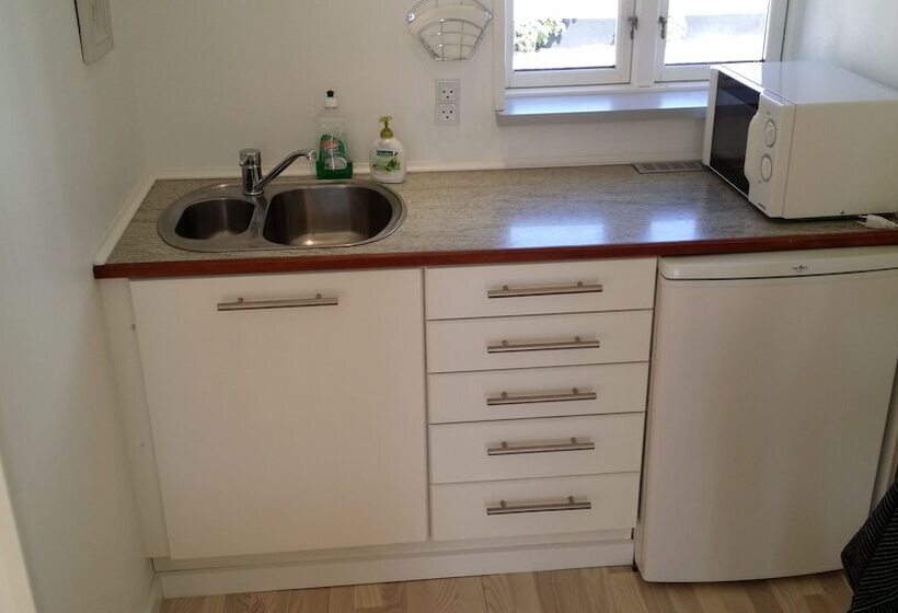 تختخواب و صبحانه Engholmbb