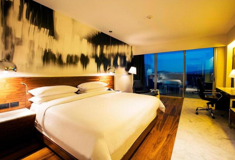 ホテル Krystal Urban Guadalajara